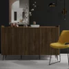 Komoda Remo R2 - nowoczesny komoda 150 z półkami kolorze kaszmir lub orzech. Kolekcja mebli do salonu z ryflowanymi frontami.